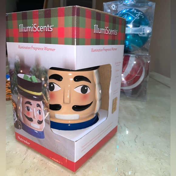 Illumiscents Nutcracker Fragrance Warmer For Scented Wax Melts Christmas Holiday - Picture 2 of 5